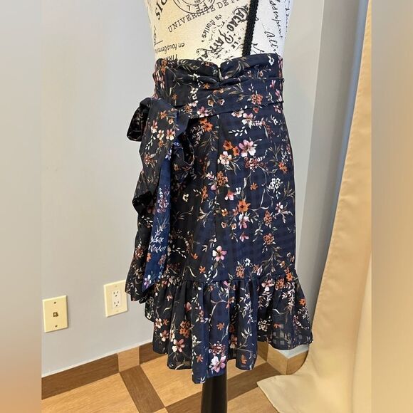 Tularosa
Maida Floral-Print Ruffle Mini Skirt - Picture 5 of 11